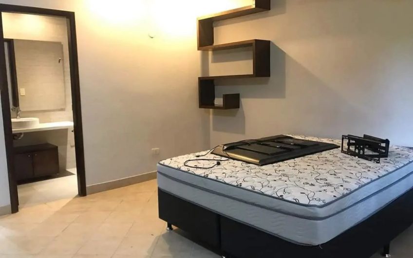 DUPLEX CON O SIN MUEBLES EN MBURUCUYA CERCA DE CASA RICA