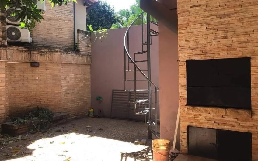 DUPLEX CON O SIN MUEBLES EN MBURUCUYA CERCA DE CASA RICA