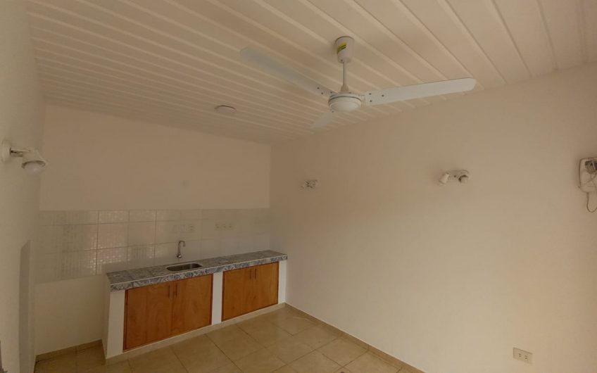 Alquilo duplex 2 dormitorios en Santa Maria – Fernando Norte