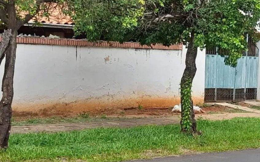 Vendo casa a demoler en esquina en Luque – Tercer Barrio