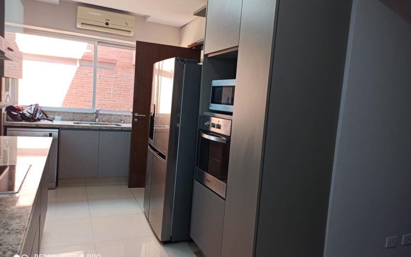 Alquilo O Vendo Penthouse de 3 Dormitorios Amoblado En Mburucuya