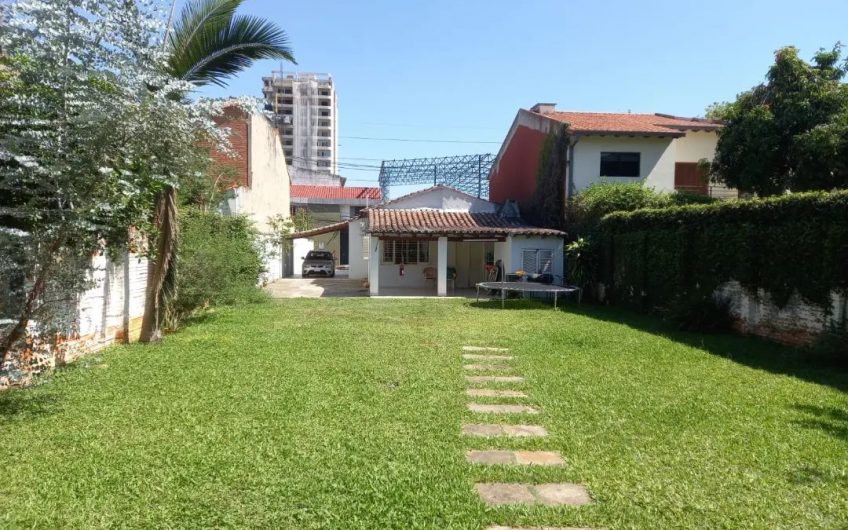 Vendo Terreno Con Casa En Herrera – Asunción